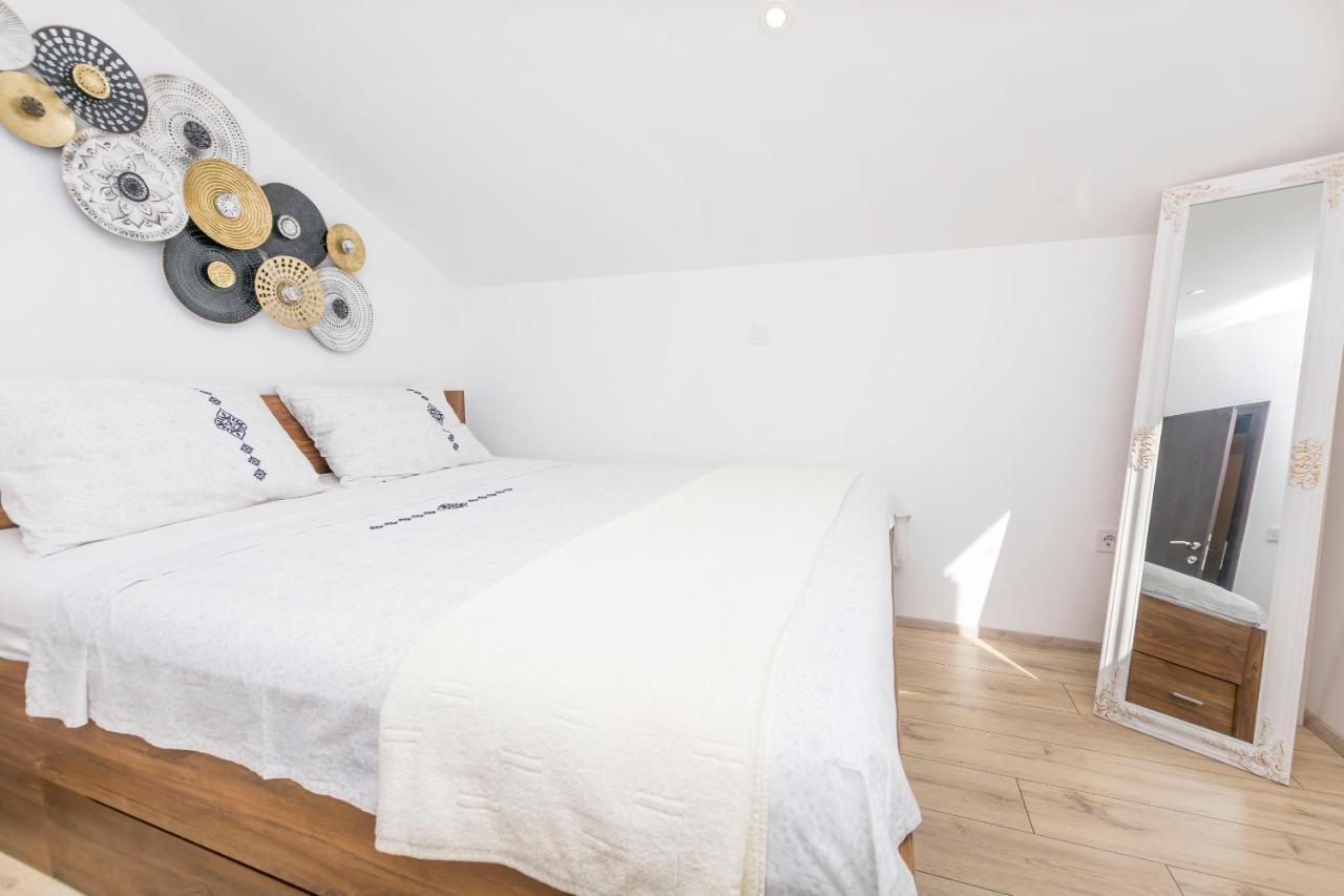 Apartments Visnja Rogoznica  Eksteriør billede